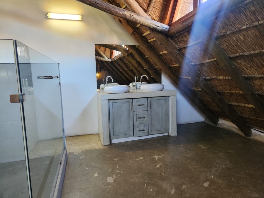 5 Bedroom Property for Sale in Cashan North West